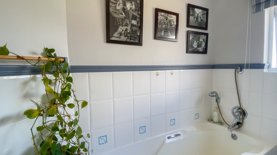 5 Bedroom Property for Sale in Hersham Western Cape
